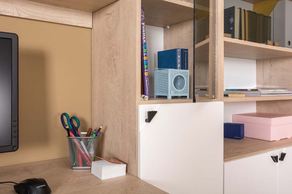 Серая тонировка стекла, механизм push