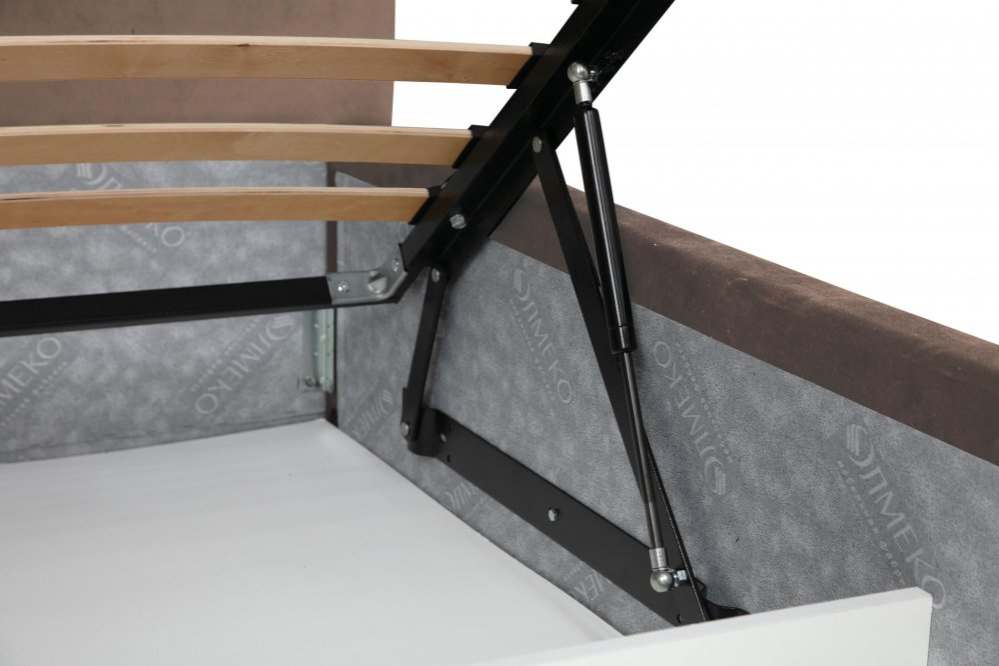 Кровать двуспальная с подъемным механизмом